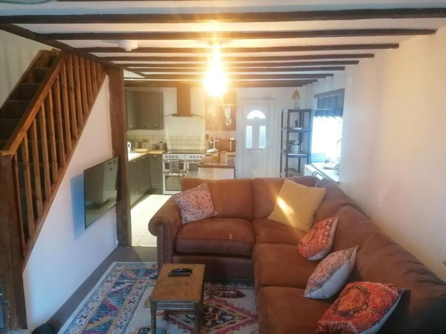 The Old Barn, Cosy Townhouse In Leominster Villa Exterior foto